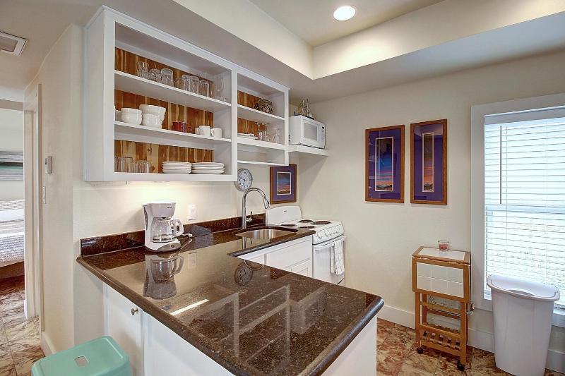 One-Bedroom House image 2