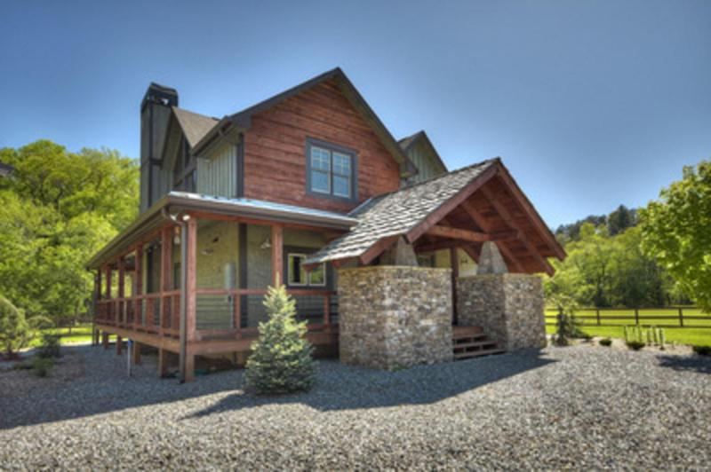 Two-Bedroom House image 1