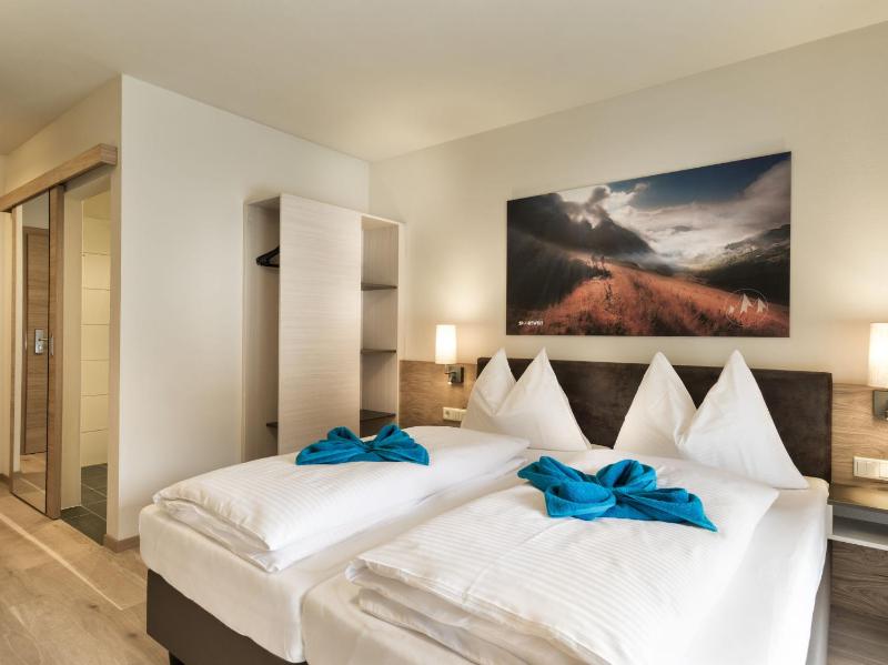 Comfort Triple Room image 2