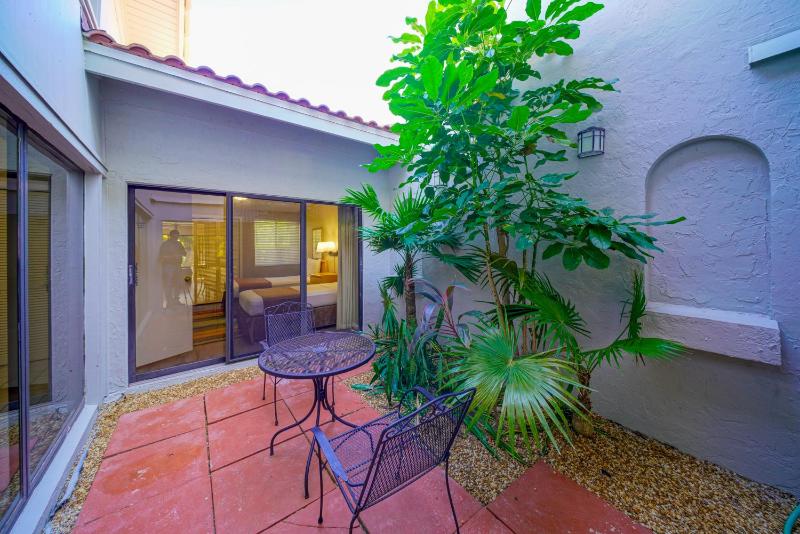 Two-Bedroom Townhouse image 4