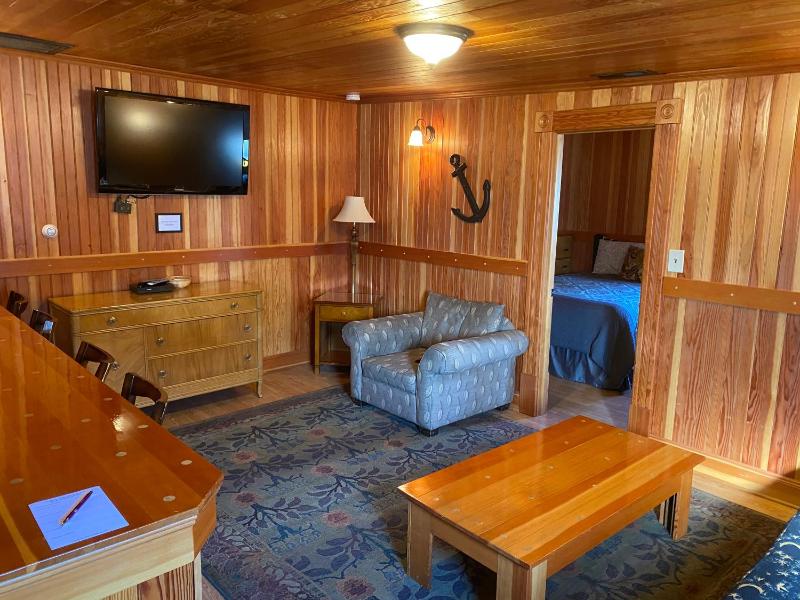 Family Room image 4