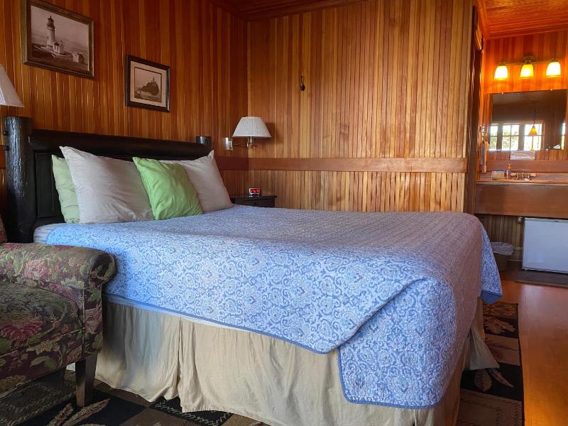 Whistling Winds Motel - image 11