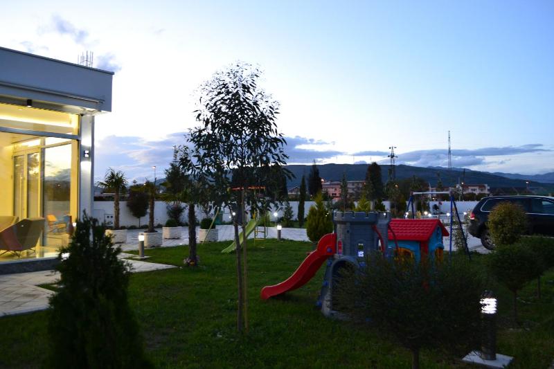 One-Bedroom Suite image 2