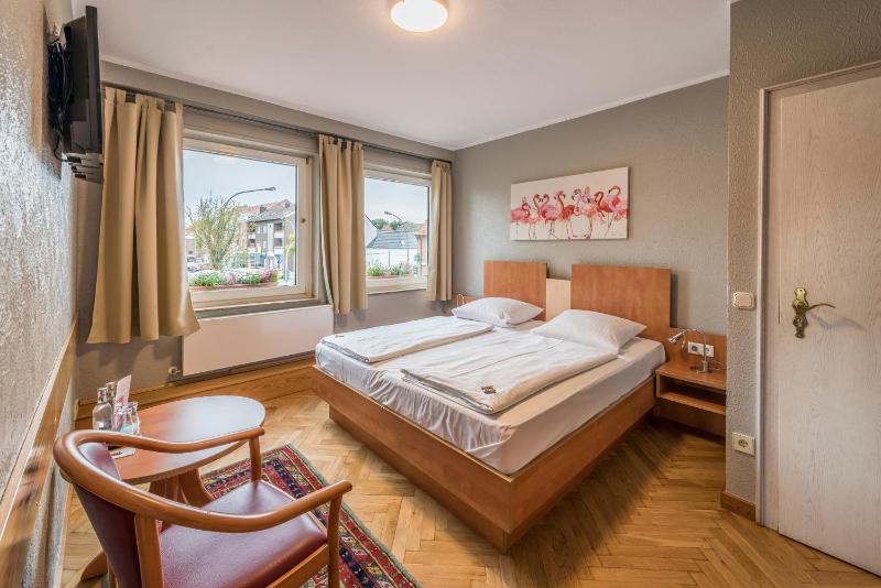 Double Room image 2