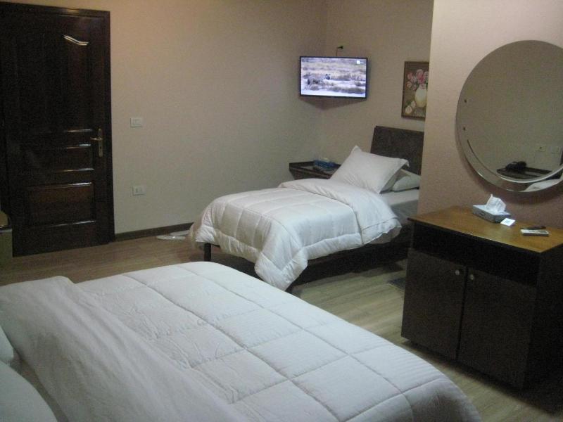 Triple Room with Balcony image 1