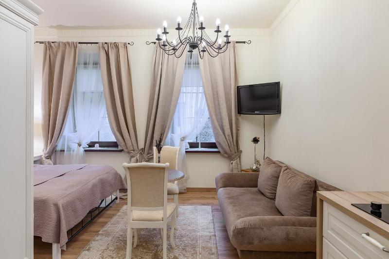 Studio Apartment image 2
