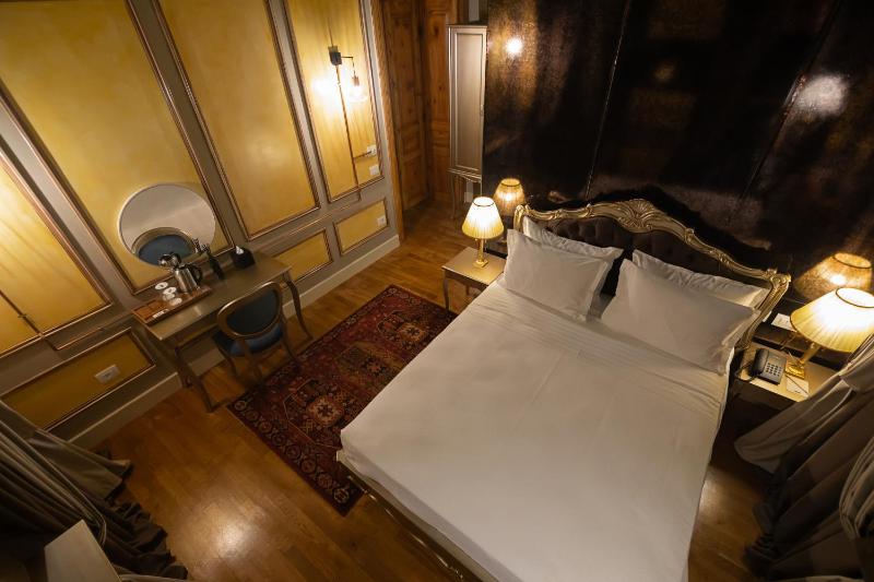 Double Room image 2