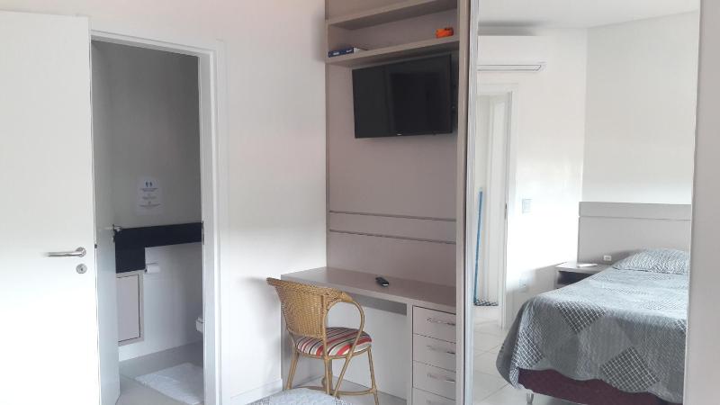 Florianópolis Canasvieiras Apartamento inteiro 3 quartos com ar piscina playground 2 garagens - image 21