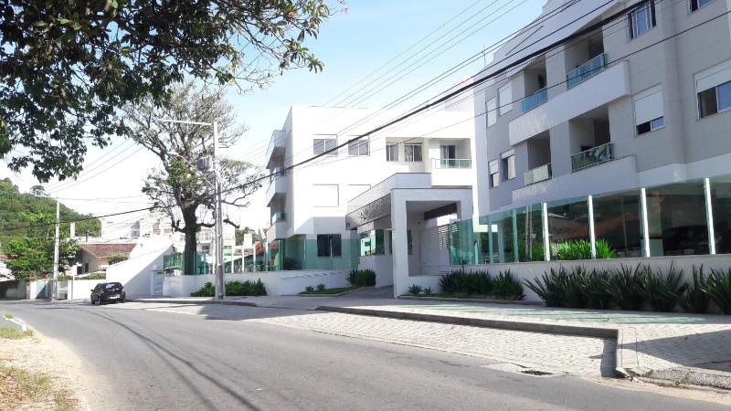 Florianópolis Canasvieiras Apartamento inteiro 3 quartos com ar piscina playground 2 garagens - image 8