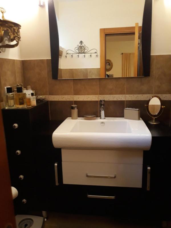 Three-Bedroom House image 4