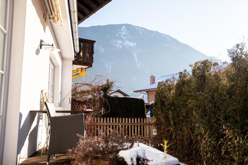 Apartment with Mountain View image 4