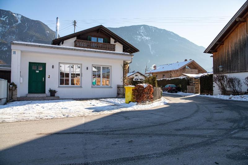 Apartment with Mountain View image 2