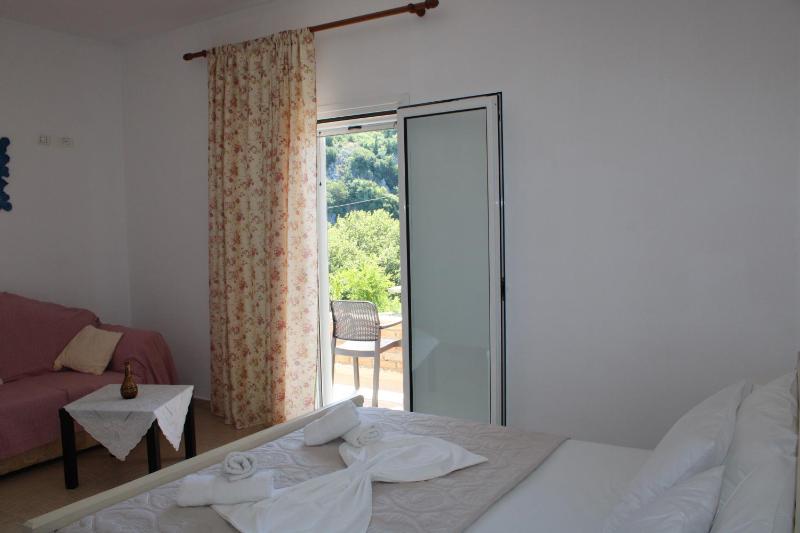 Double Room with Balcony image 1