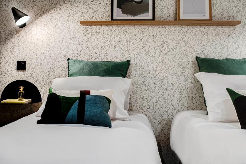 Comfort Twin Room image 3