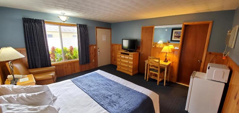 Standard King Room image 2