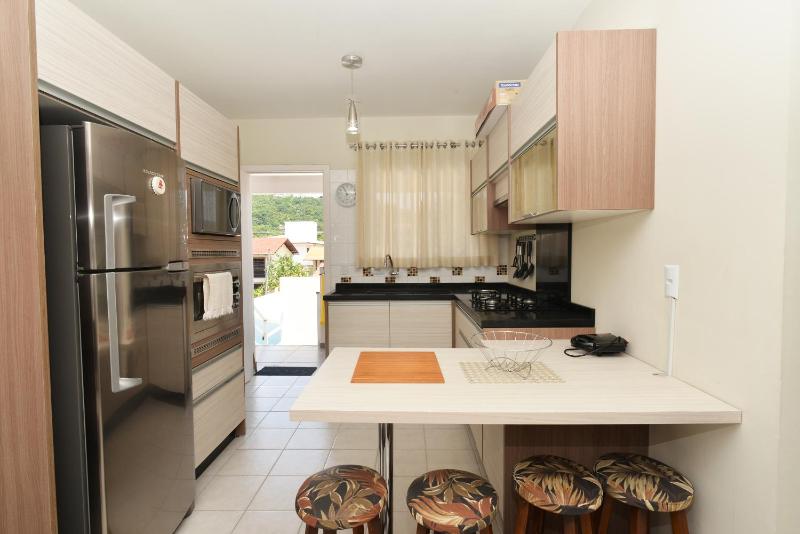 Apartamento no centro de Bombinhas completo - image 2
