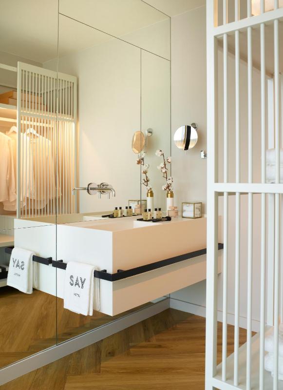 Executive Suite image 2