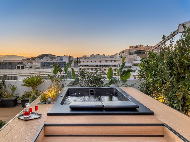 Penthouse Suite with Acropolis View and Hot Tub image 4