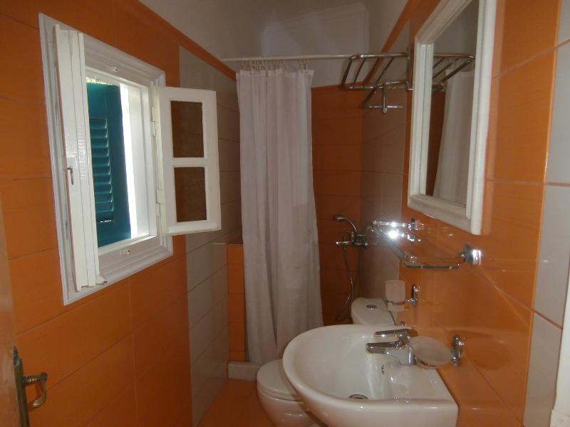 Family Room (2 Adults + 2 Children) image 3