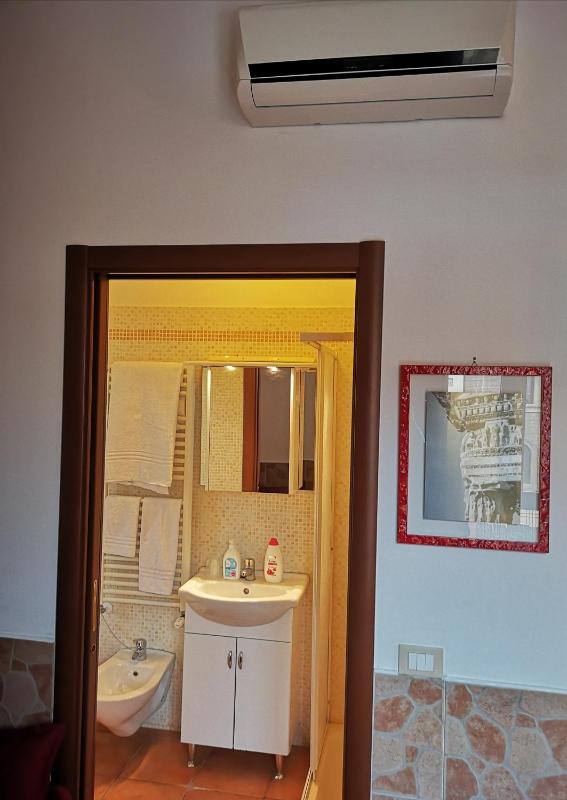 Triple Room with Bathroom image 1