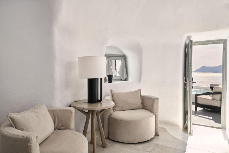 Charisma Suites - image 5