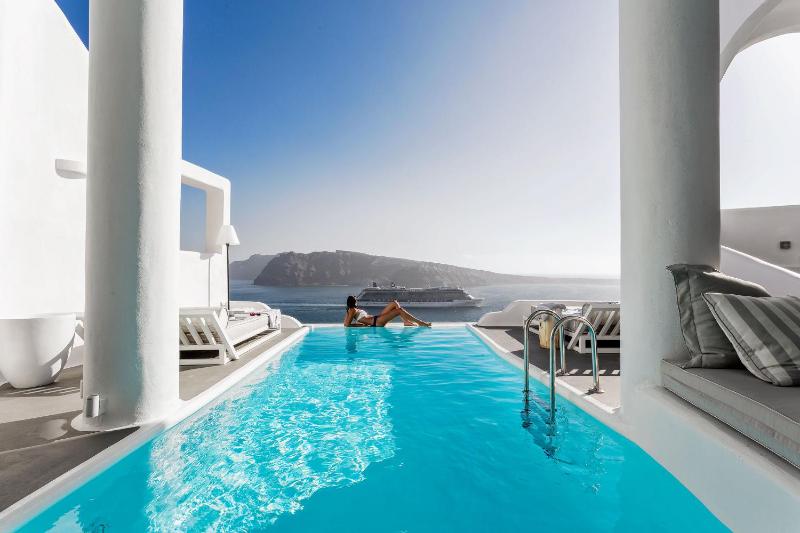 Charisma Suites - image 24