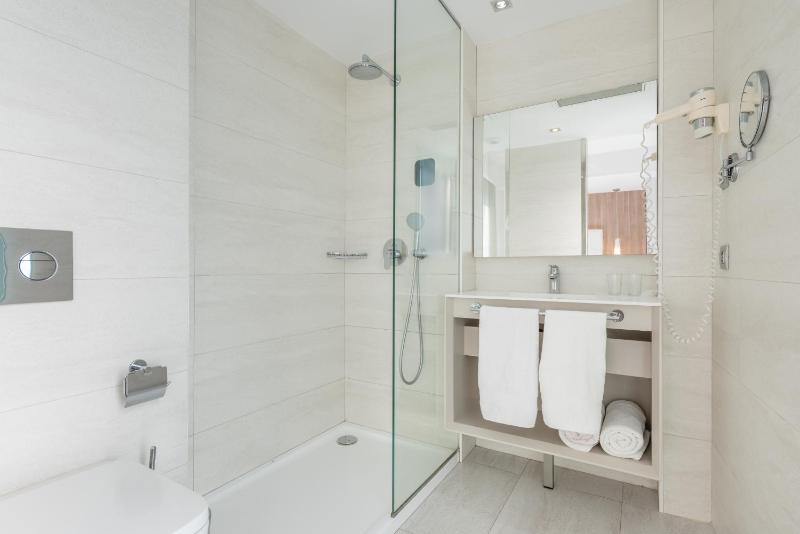 Double Room with Side Sea View image 2