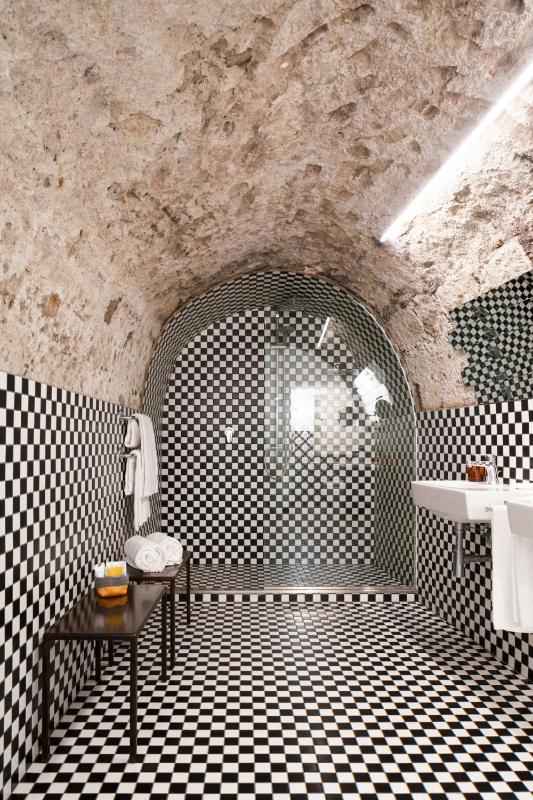 Deluxe Double Room with Terrace and Sea View image 2