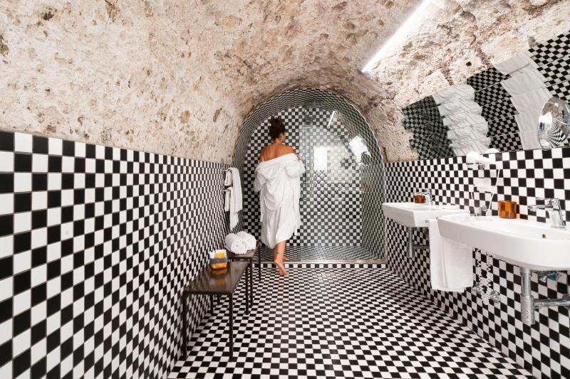 Deluxe Double Room with Terrace and Sea View image 4