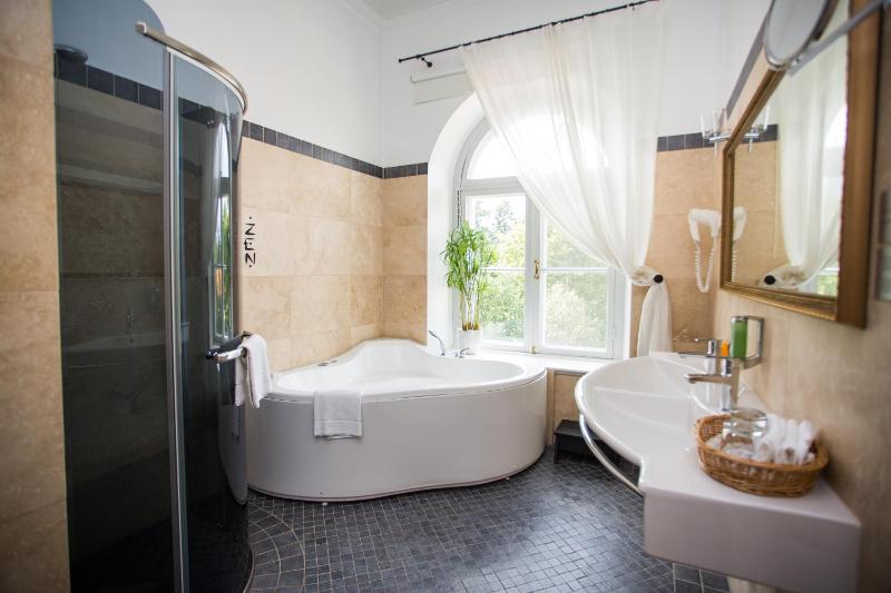 Presidential Suite with free visit to Sauna Center image 1