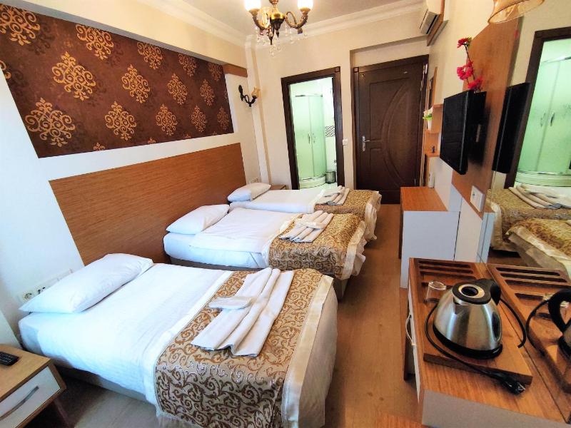 Standard Triple Room image 1