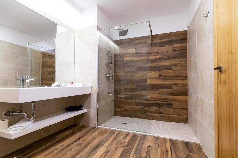 Deluxe Apartment image 3
