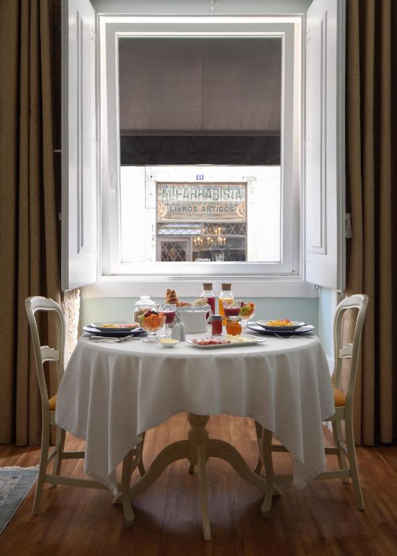 Double or Twin Room image 3