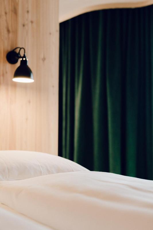 Double Room image 4