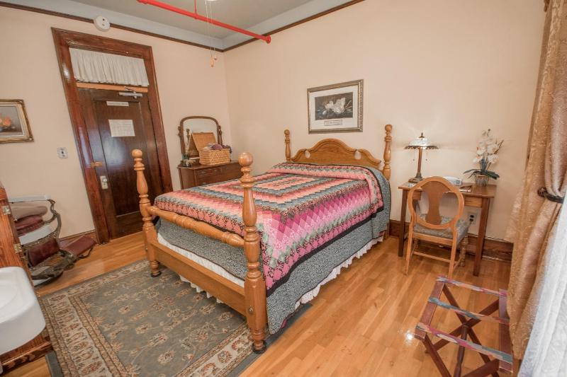 Deluxe Family Suite image 1