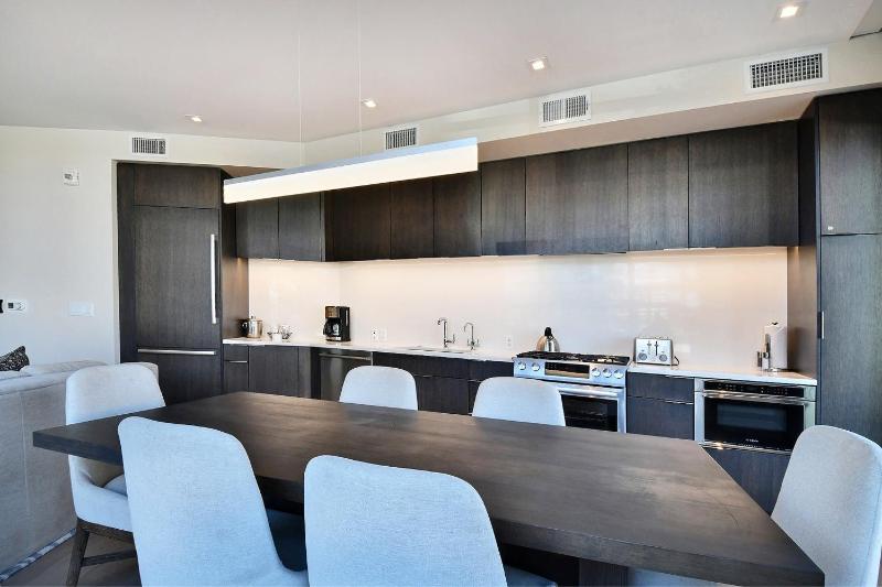 Modern Ski In Out 2 BR in Canyons Village - image 24