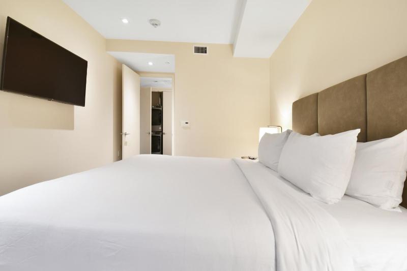Ski In Out Modern 2BR Residence in Canyons Village - image 12