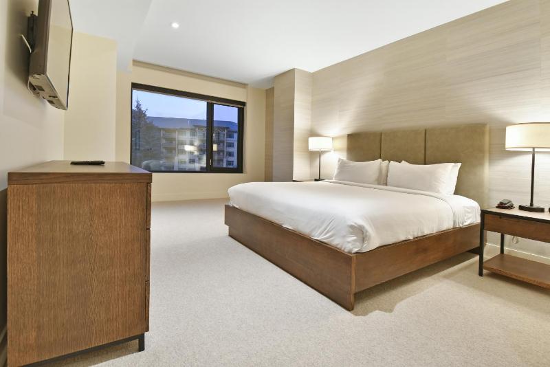 Ski In Out Modern 2BR Residence in Canyons Village - image 13
