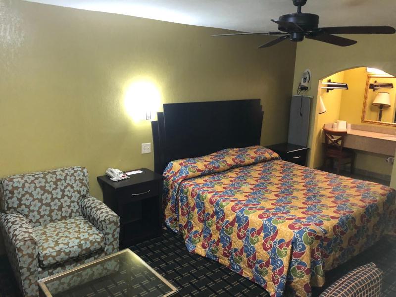 King Room image 3