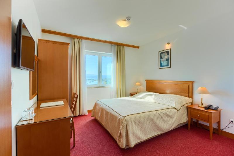 Hotel Villa Dvor - image 5