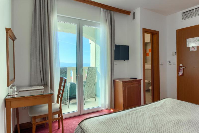 Hotel Villa Dvor - image 24