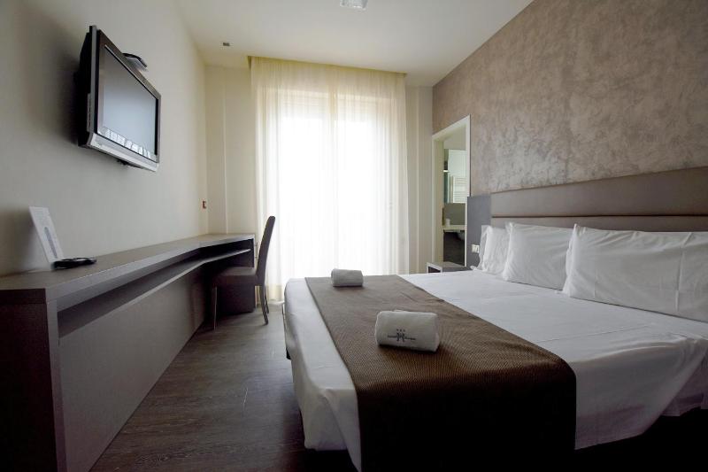 Hotel Aurora - image 20