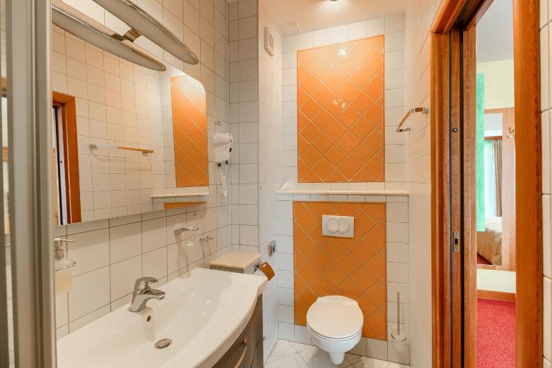 Superior Double Room with Balcony and River View image 3