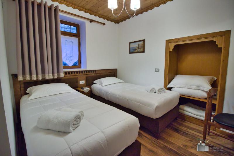 Budget Double or Twin Room image 4