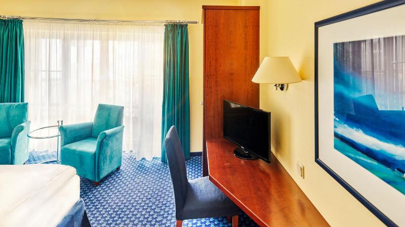 Double Room with Balcony image 3