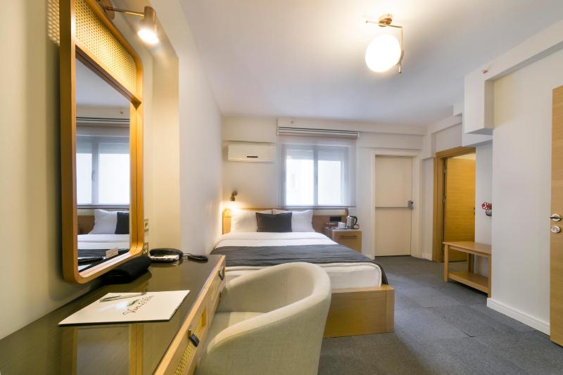 Budget Double or Twin Room image 4
