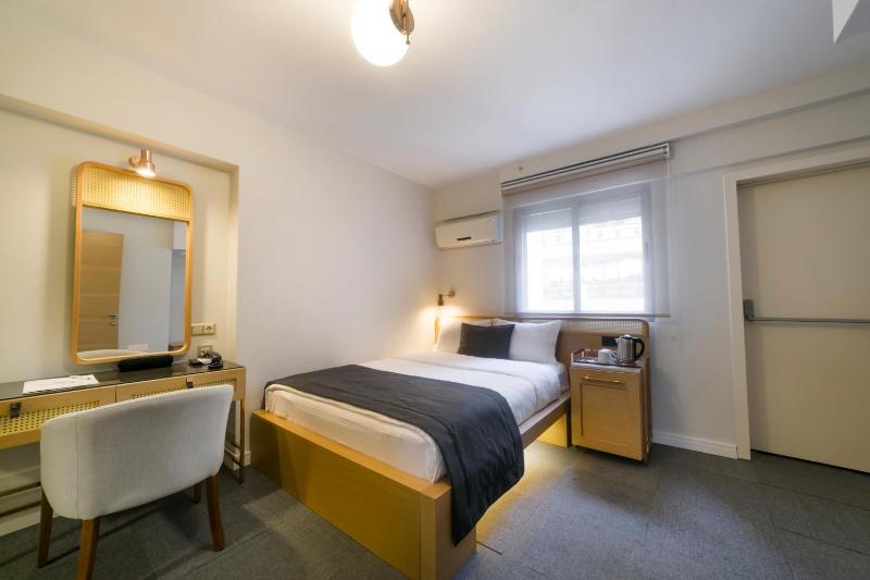 Budget Double or Twin Room image 3