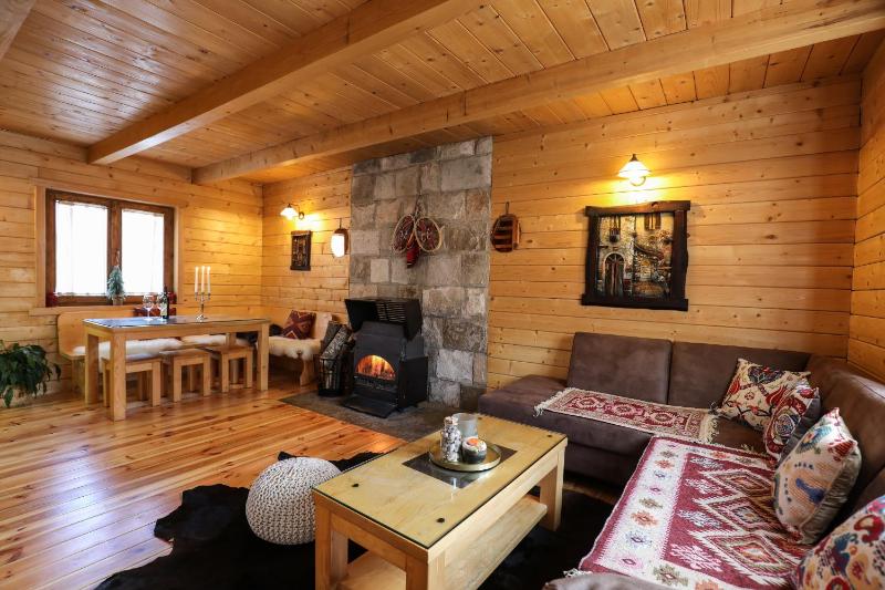 Three-Bedroom House image 4