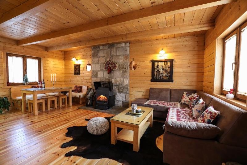 Three-Bedroom House image 3