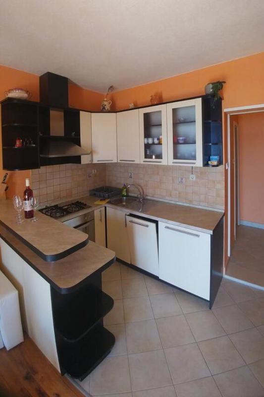 Two-Bedroom Apartment with Balcony and Sea View image 3